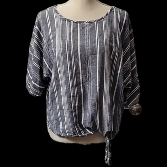 Time & Tru Top - Picture 1 of 3